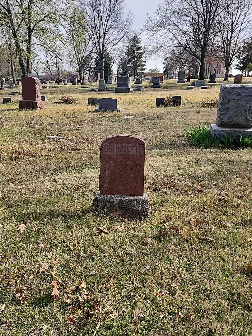 Clyde L. Bourdette's grave. Photo 2