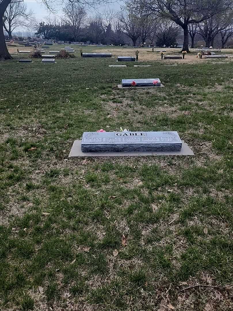 Janice L. Gable's grave. Photo 2