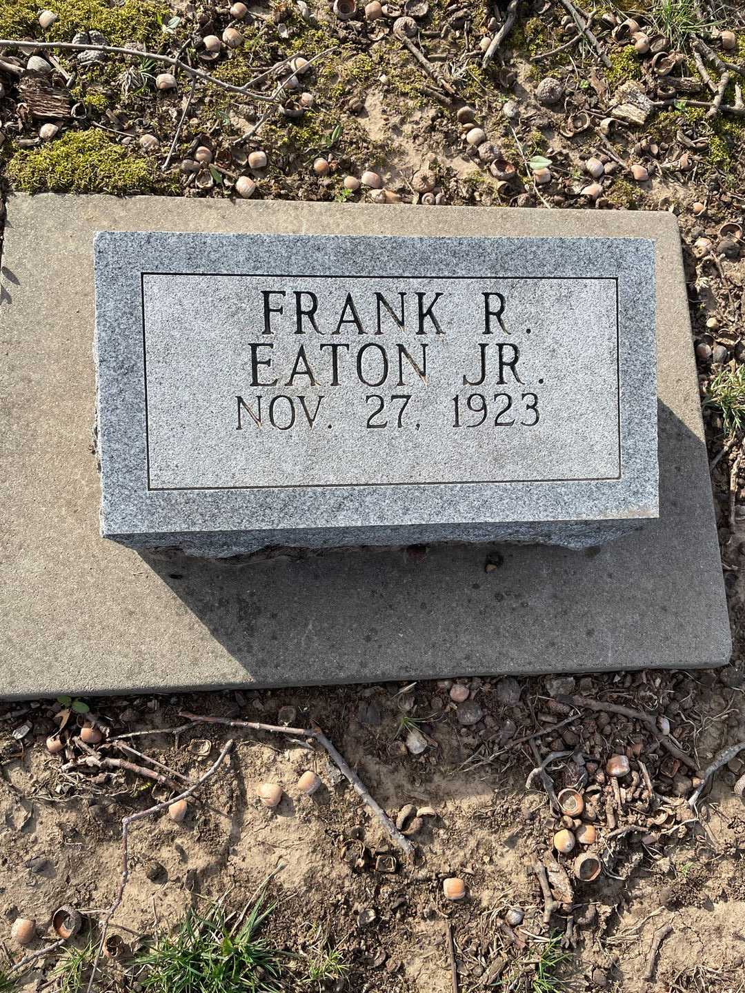 Frank R. Eaton Junior's grave. Photo 1
