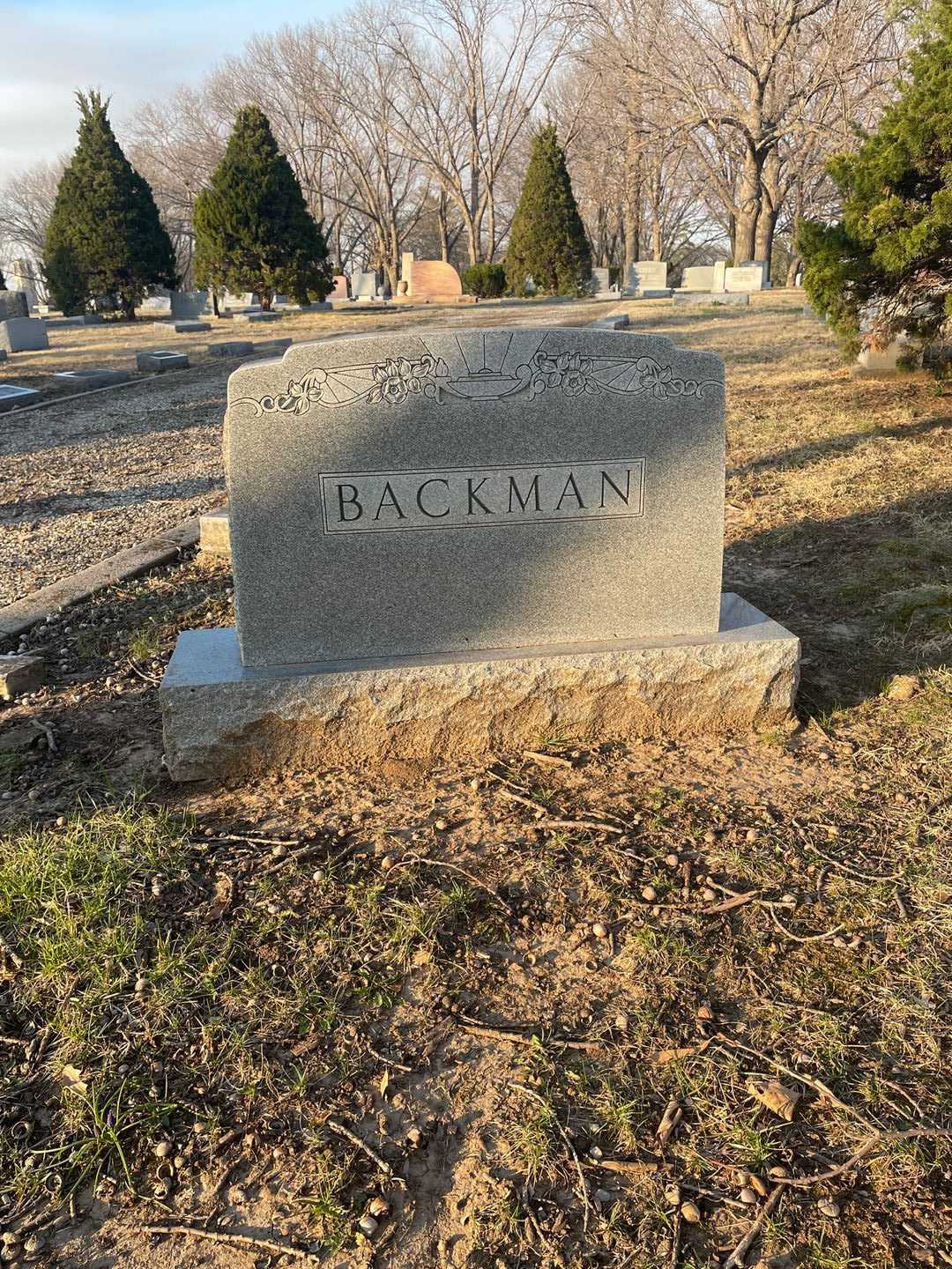 Mary E. Backman's grave. Photo 1