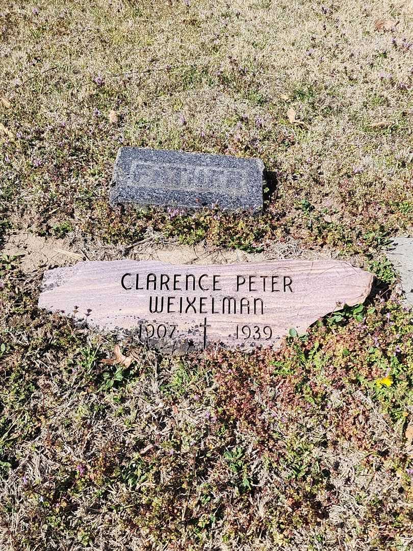 Clarence Peter Weixelman's grave. Photo 3