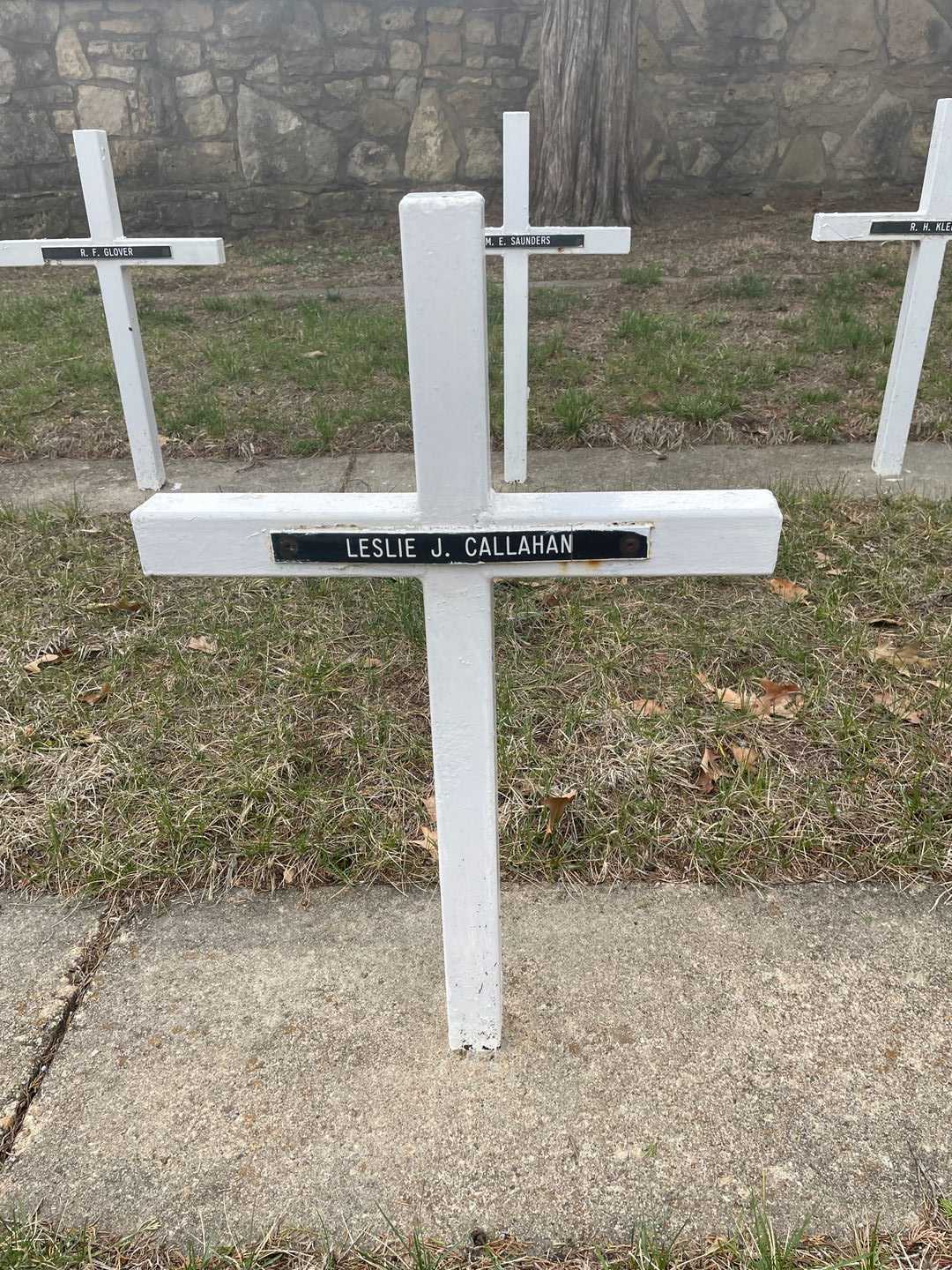 Leslie J. Callahan's grave. Photo 3