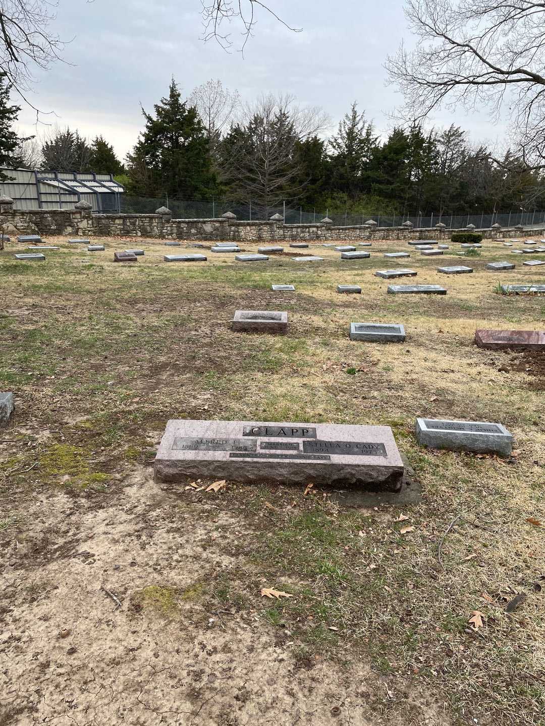 Stella O. Cady Clapp's grave. Photo 2