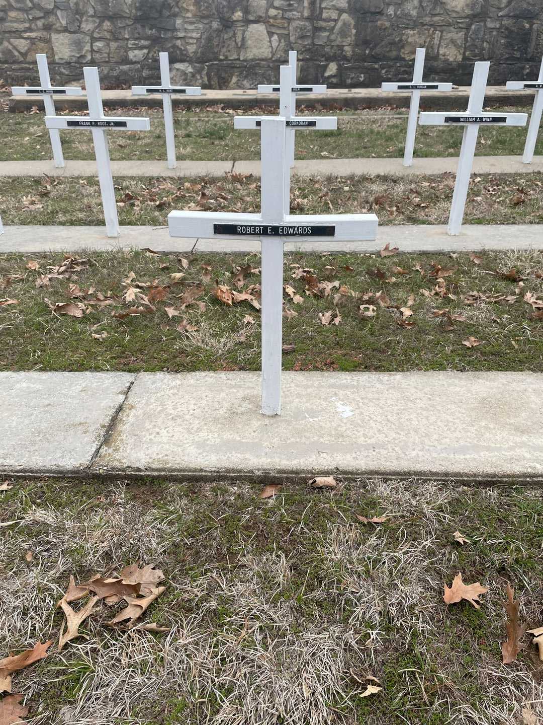 Robert E. Edwards's grave. Photo 3