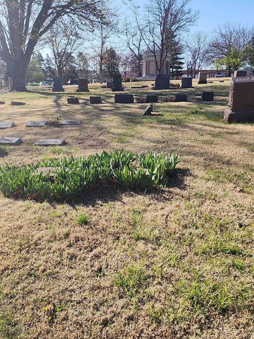 Ralph W. Spears's grave. Photo 2