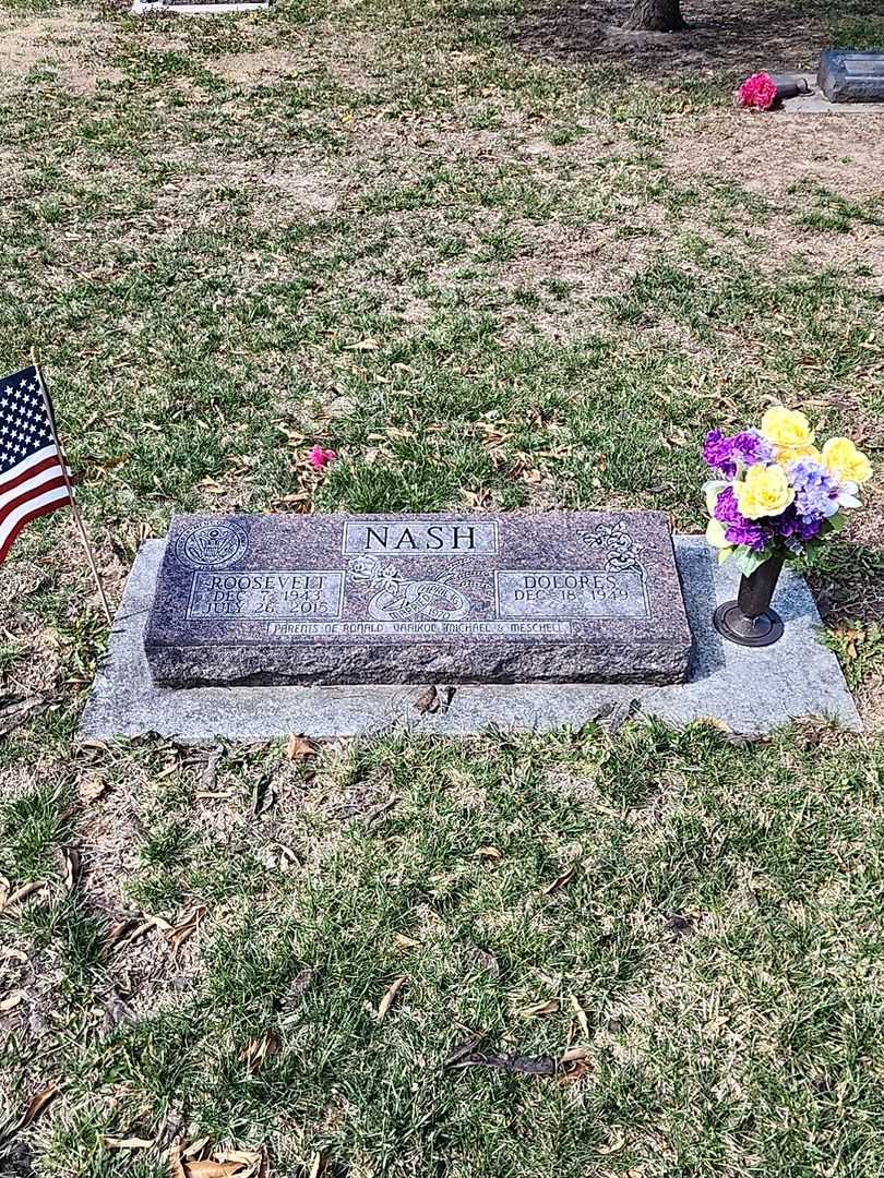 Roosevelt Nash's grave. Photo 1