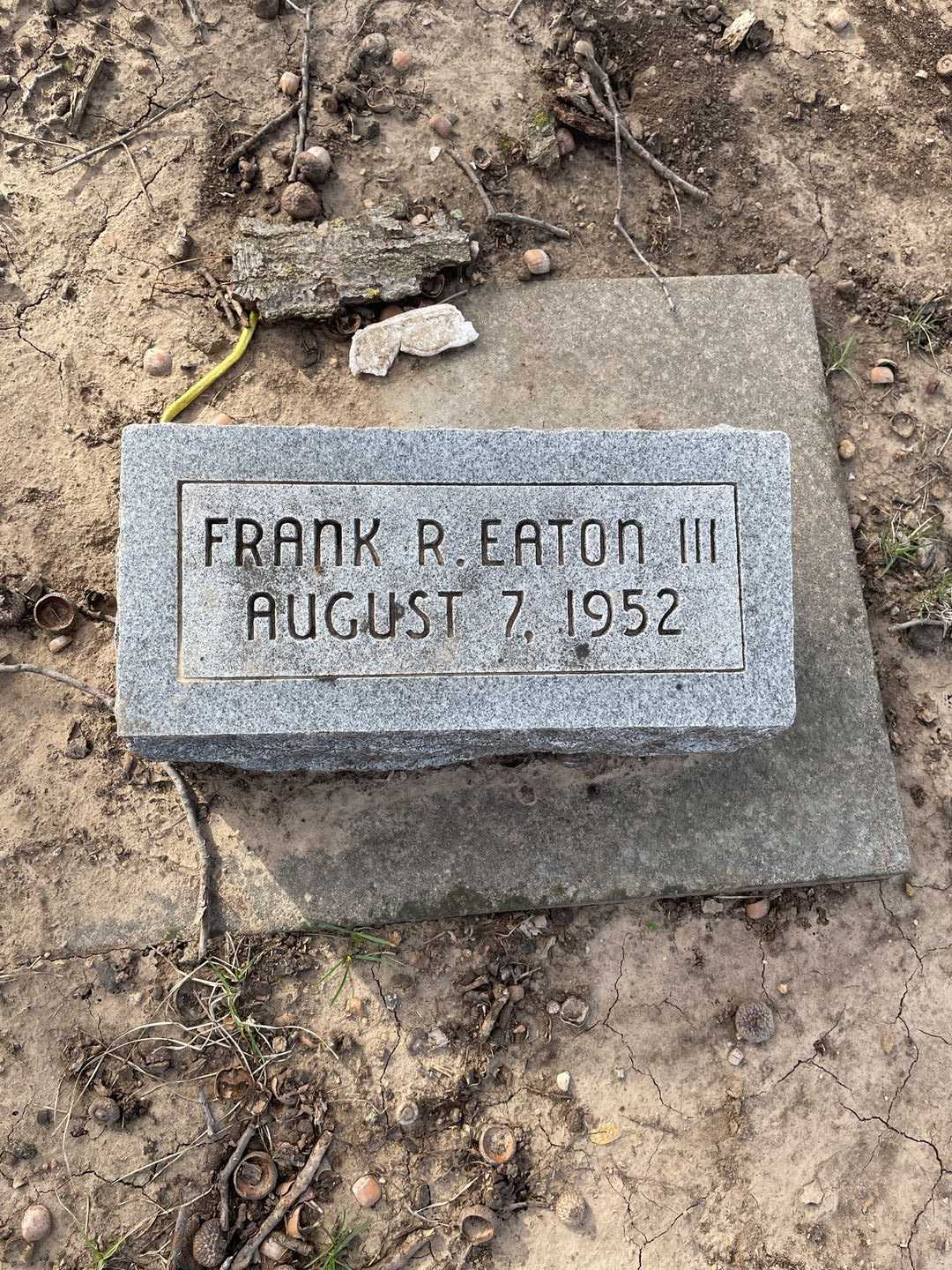 Frank R. Eaton Third's grave. Photo 1