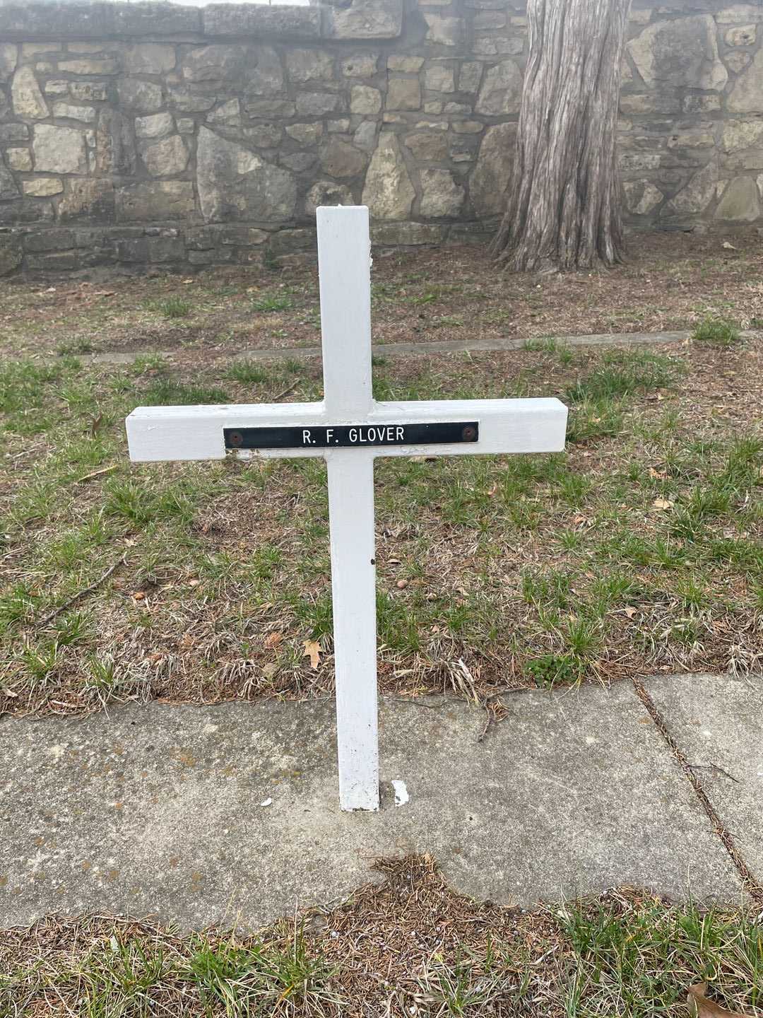 R. F. Glover's grave. Photo 3