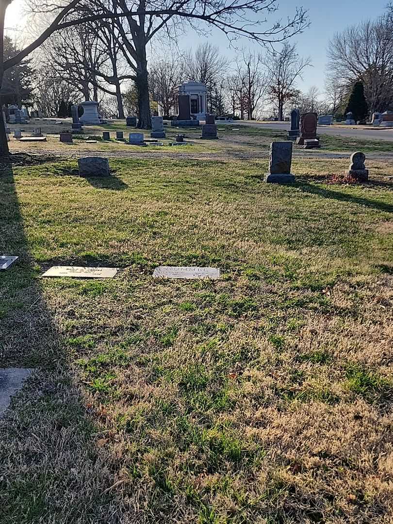 Sara T. Wagner Hummel's grave. Photo 2