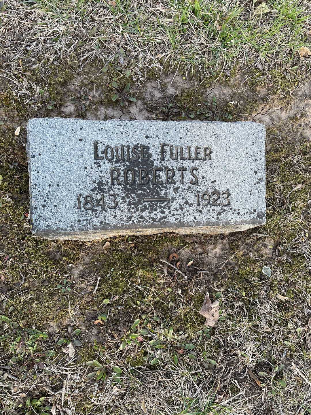 Missus/Madam Louise Fuller Roberts's grave. Photo 3