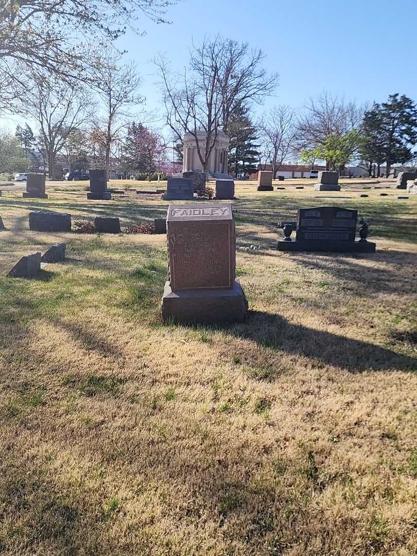 Ruby J. Faidley's grave. Photo 2
