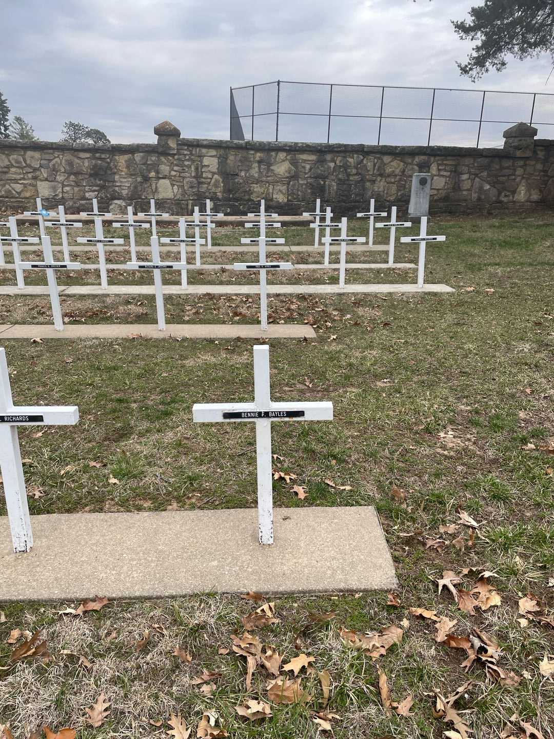 Bennie F. Bayles's grave. Photo 2