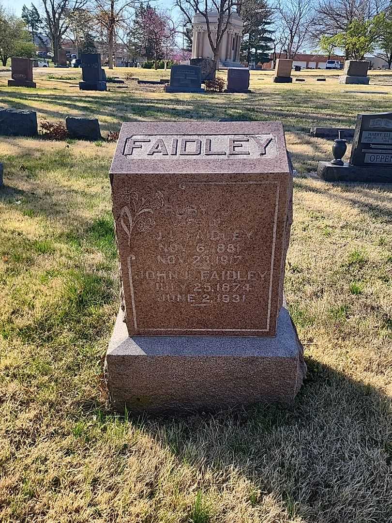 Ruby J. Faidley's grave. Photo 1