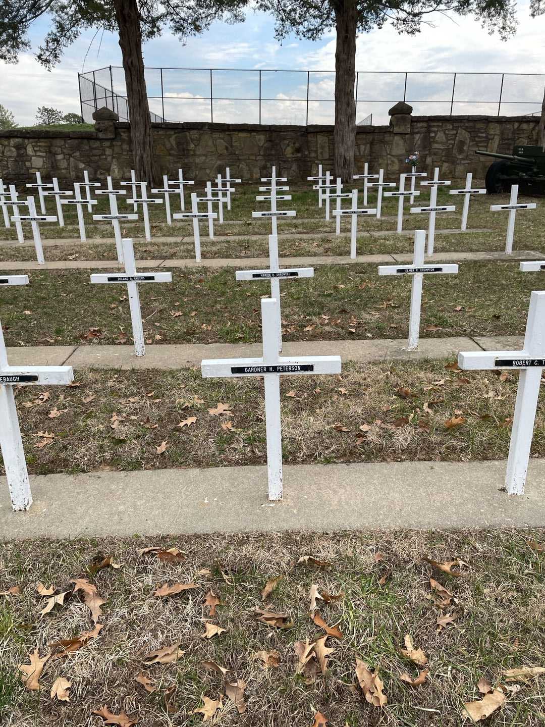 Gardner H. Peterson's grave. Photo 2