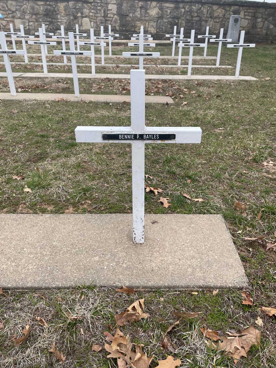 Bennie F. Bayles's grave. Photo 3