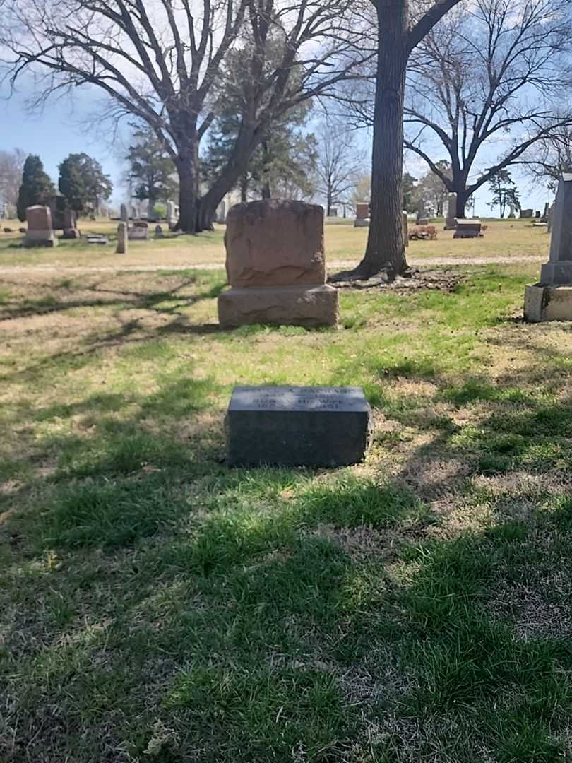 Susan Packard's grave. Photo 2