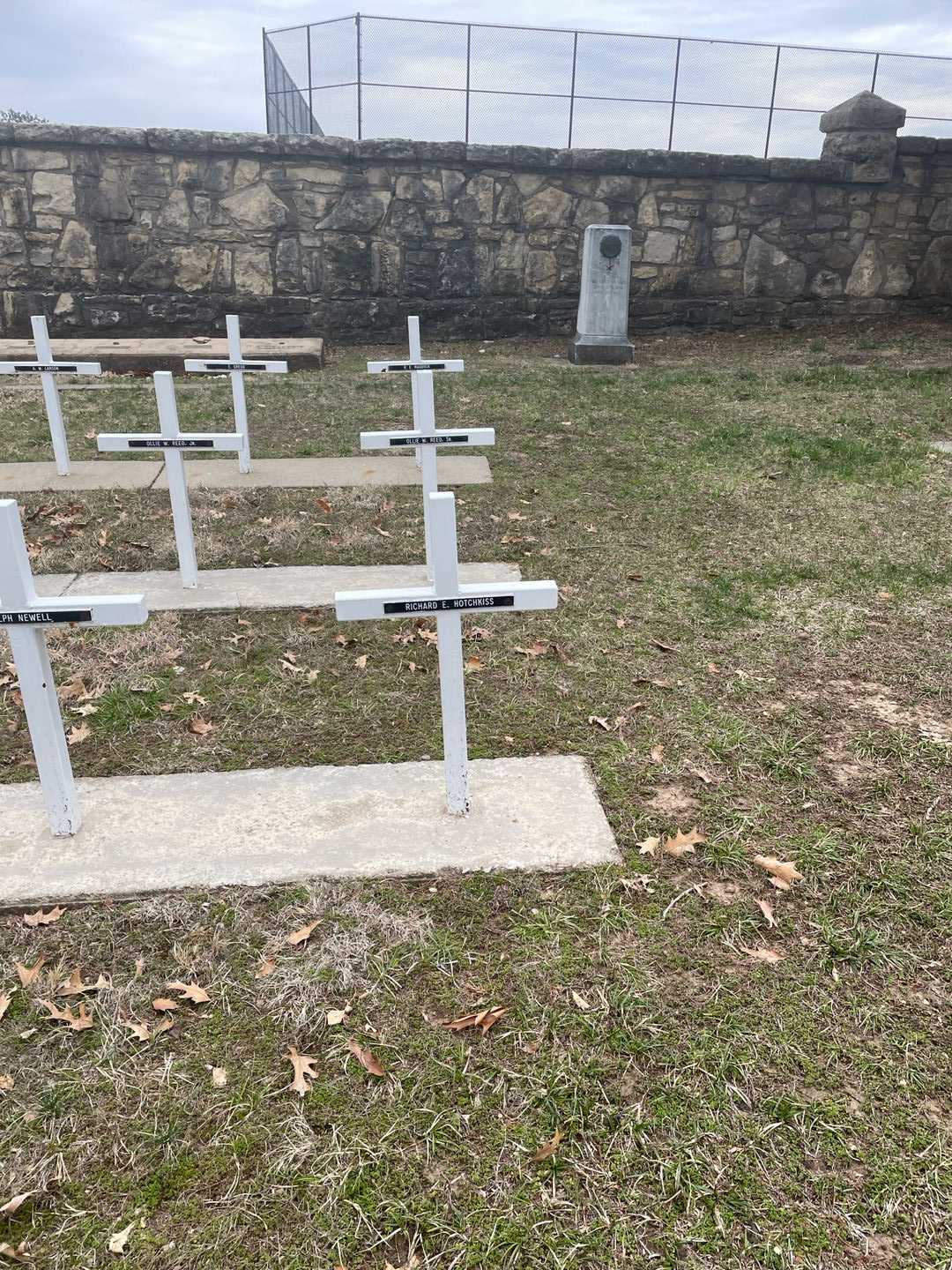 Richard E. Hotchkiss's grave. Photo 2