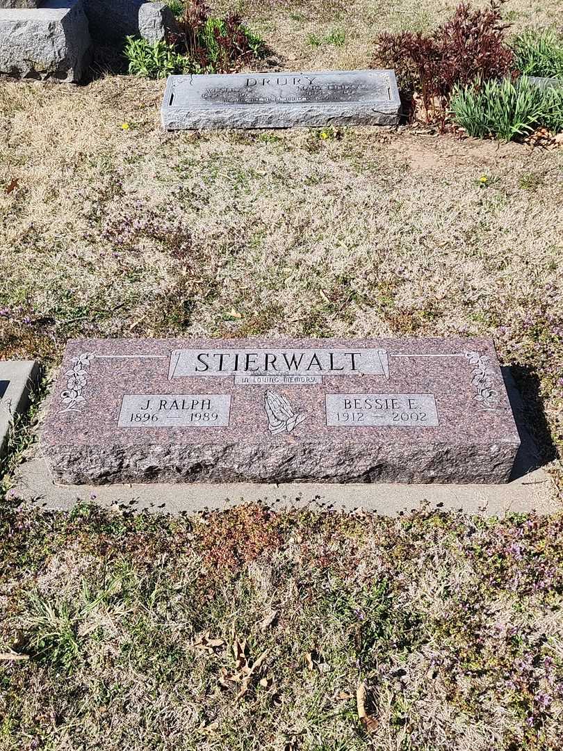 Bessie E. Stierwalt's grave. Photo 3