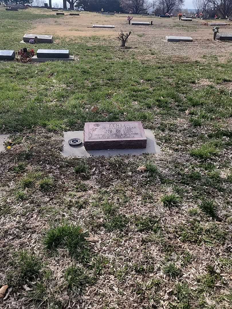 Joy "Nadine" Fagan Zentz's grave. Photo 2