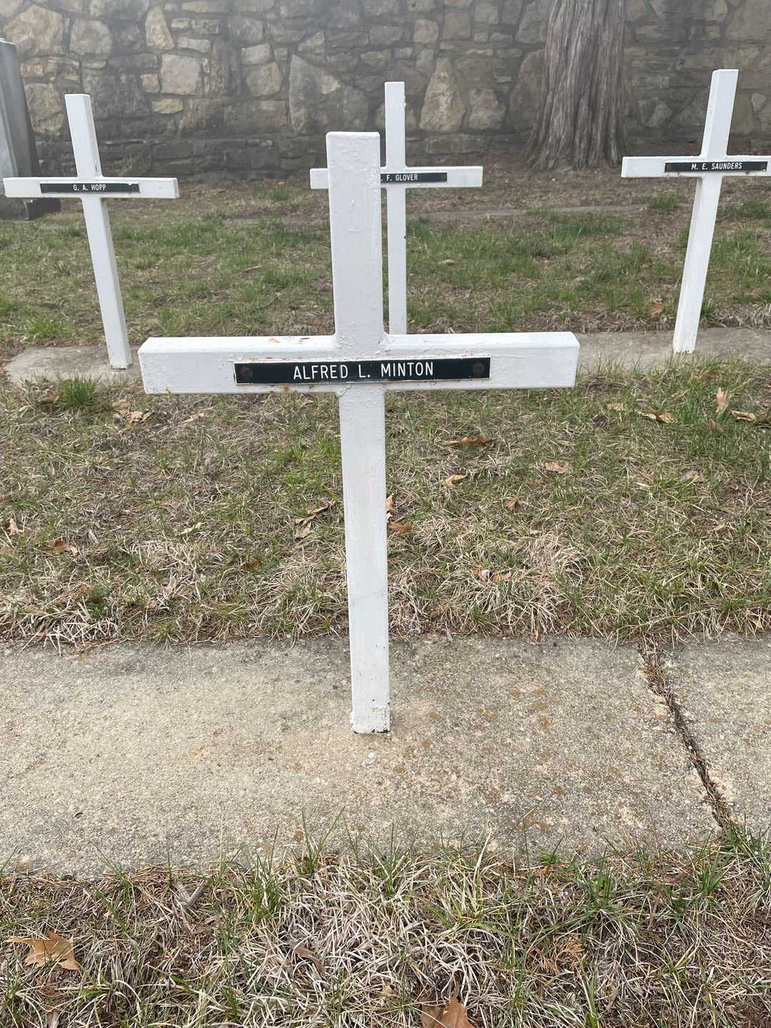 Alfred L. Minton's grave. Photo 3