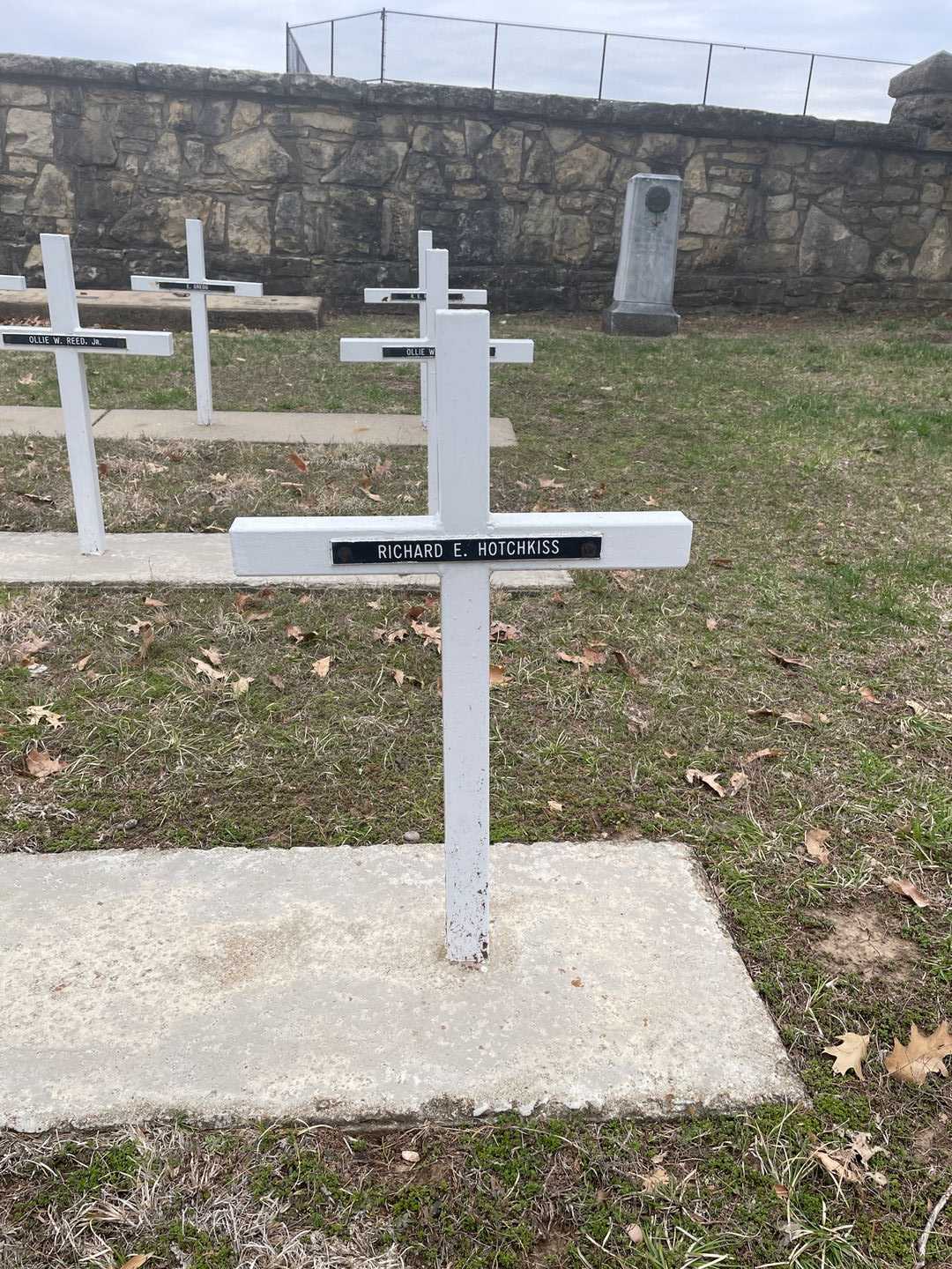 Richard E. Hotchkiss's grave. Photo 3