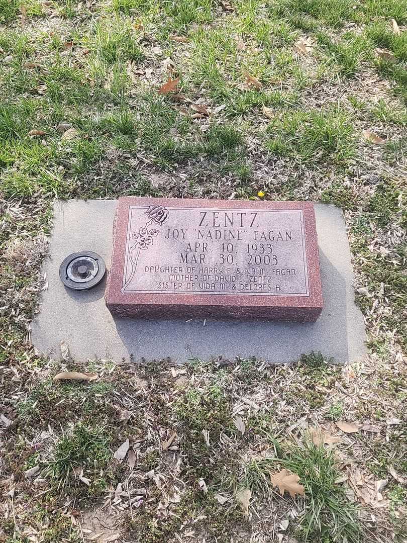 Joy "Nadine" Fagan Zentz's grave. Photo 1