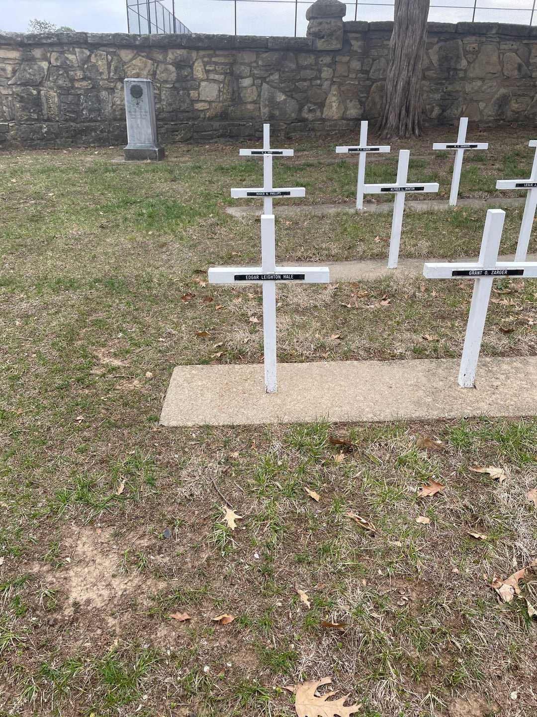Edgar Leighton Hale's grave. Photo 2