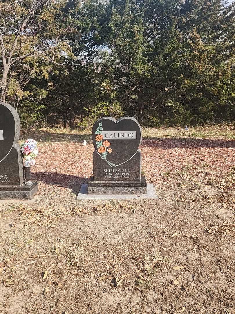 Shirley Ann Galindo's grave. Photo 2