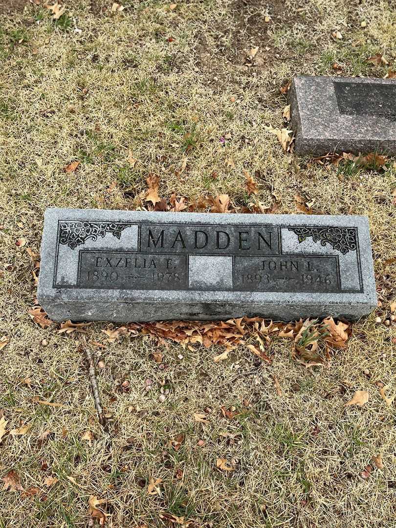 John L. Madden's grave. Photo 1
