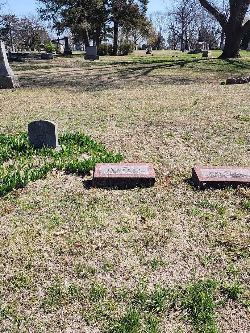 Harry Horbert Drury's grave. Photo 2
