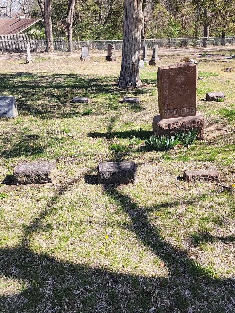 Grace Greenwood Maddock's grave. Photo 2