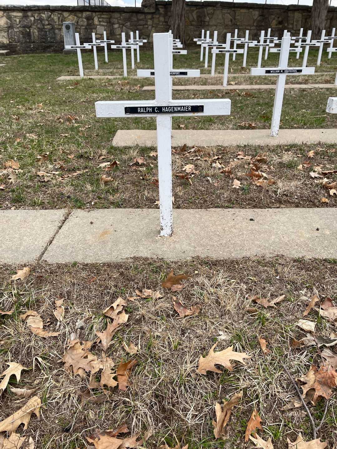 Ralph C. Hagenmaier's grave. Photo 3