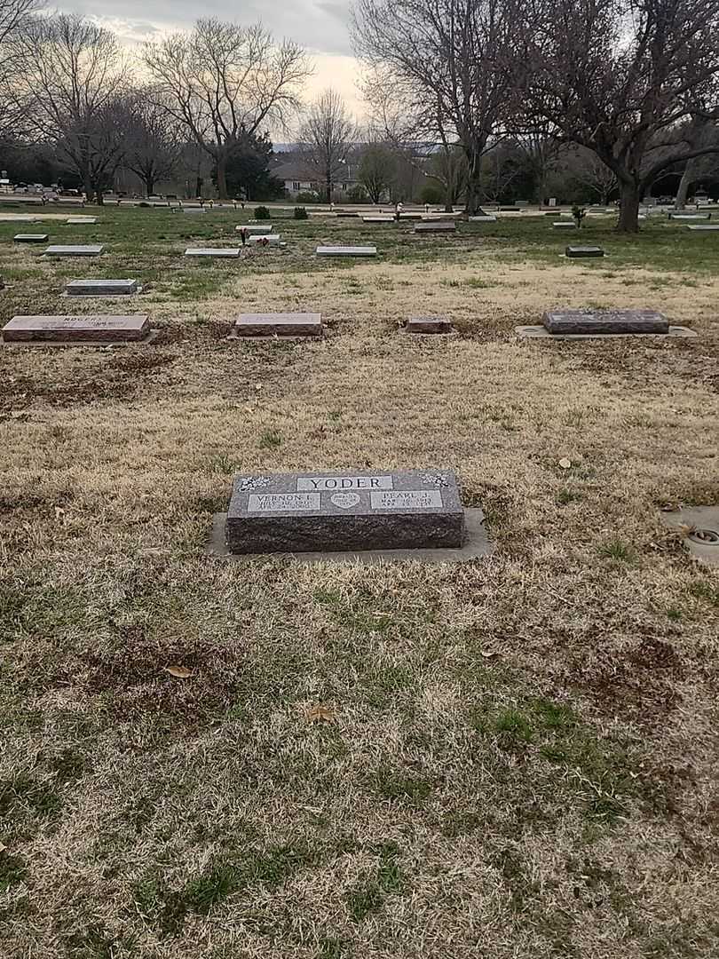 Pearl J. Ikenberry Yoder's grave. Photo 2