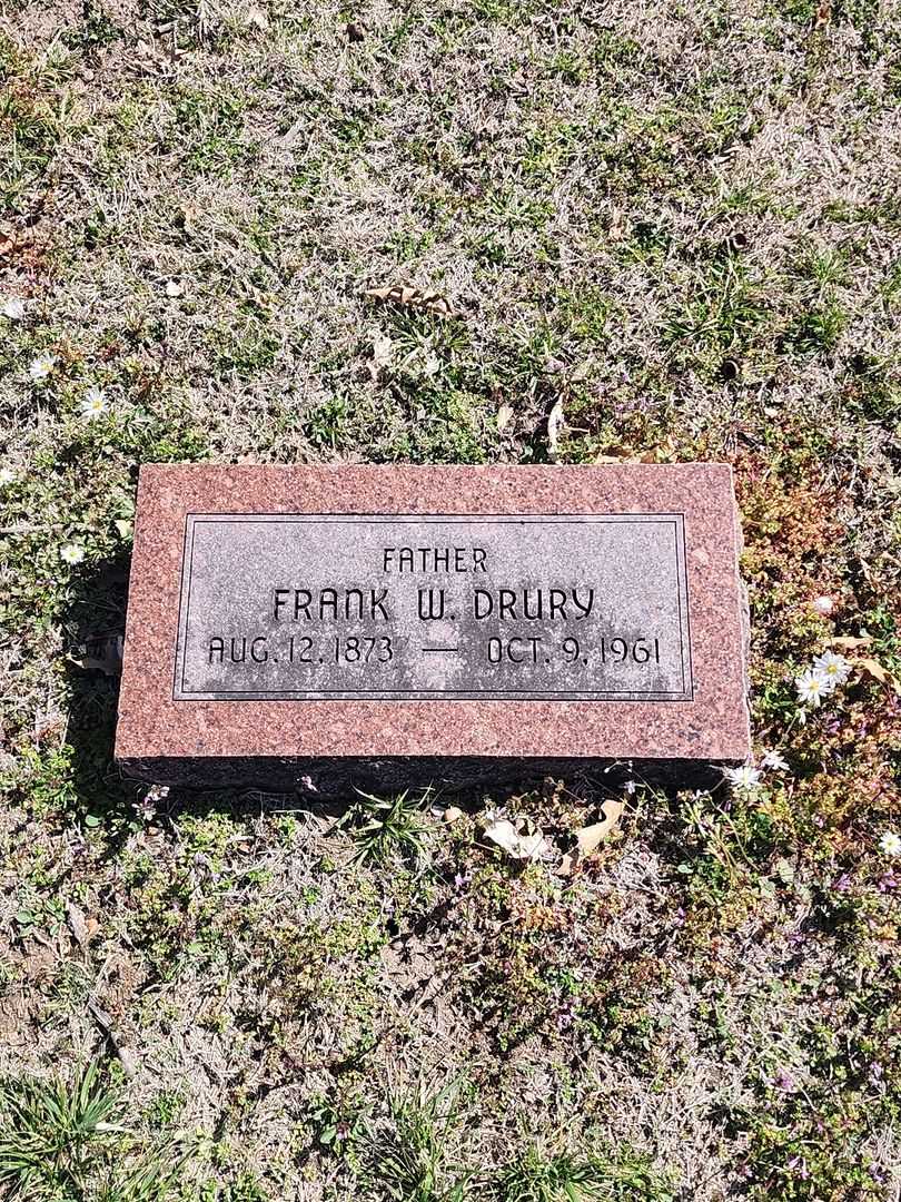 Frank W. Drury's grave. Photo 3