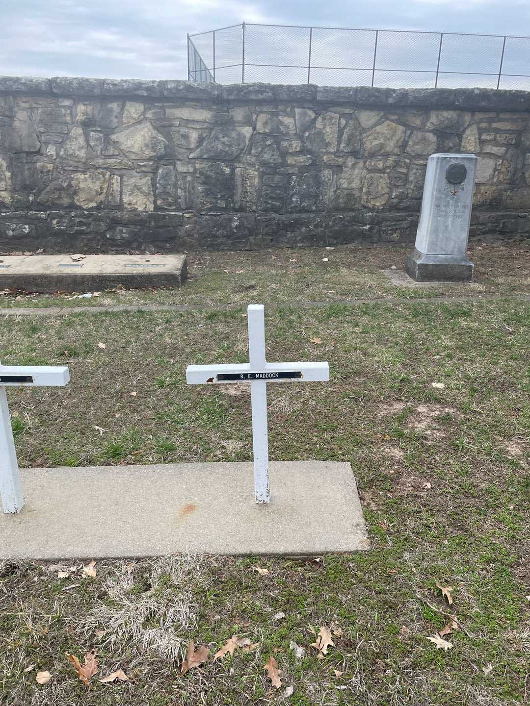 R. E. Maddock's grave. Photo 2