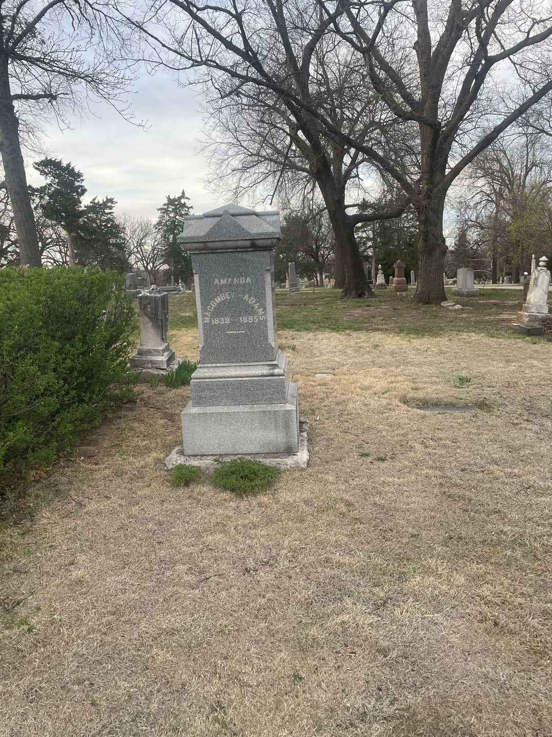 Amanda Macomber-Adams's grave. Photo 2