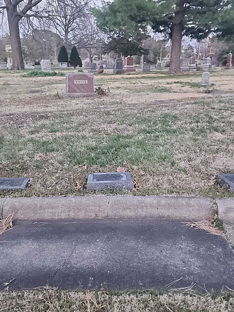 John Mackie's grave. Photo 2