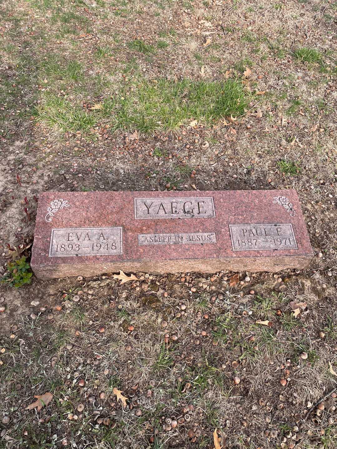Pearl E. Yaege's grave. Photo 1