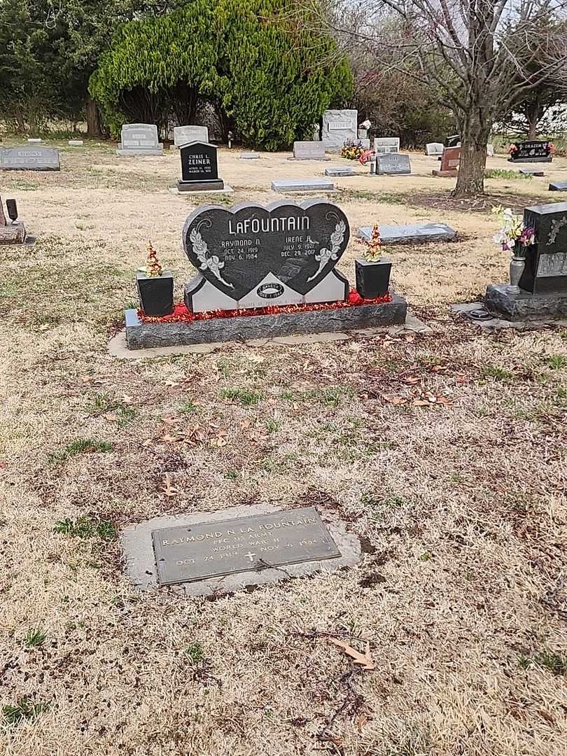 Raymond N. LaFountain's grave. Photo 2