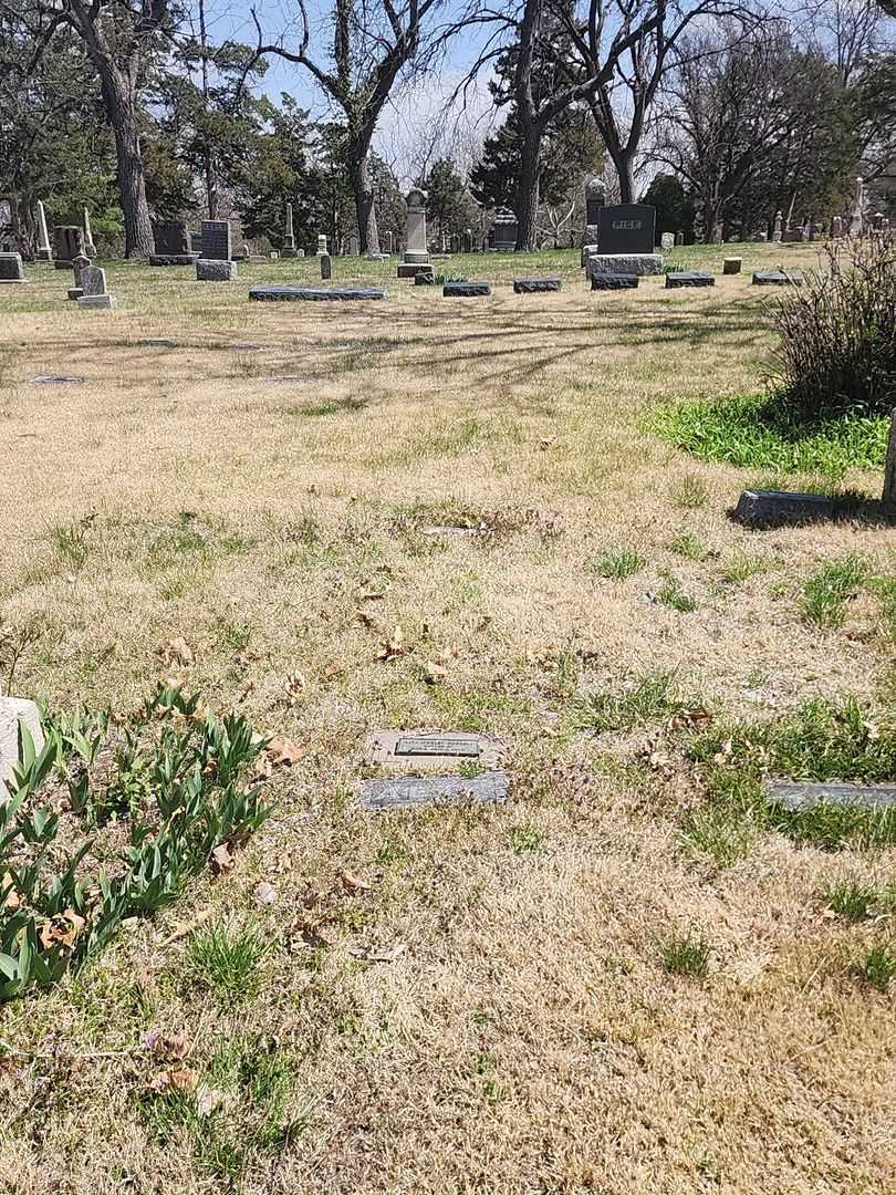 Missus/Madam Alta Worley Correll's grave. Photo 2