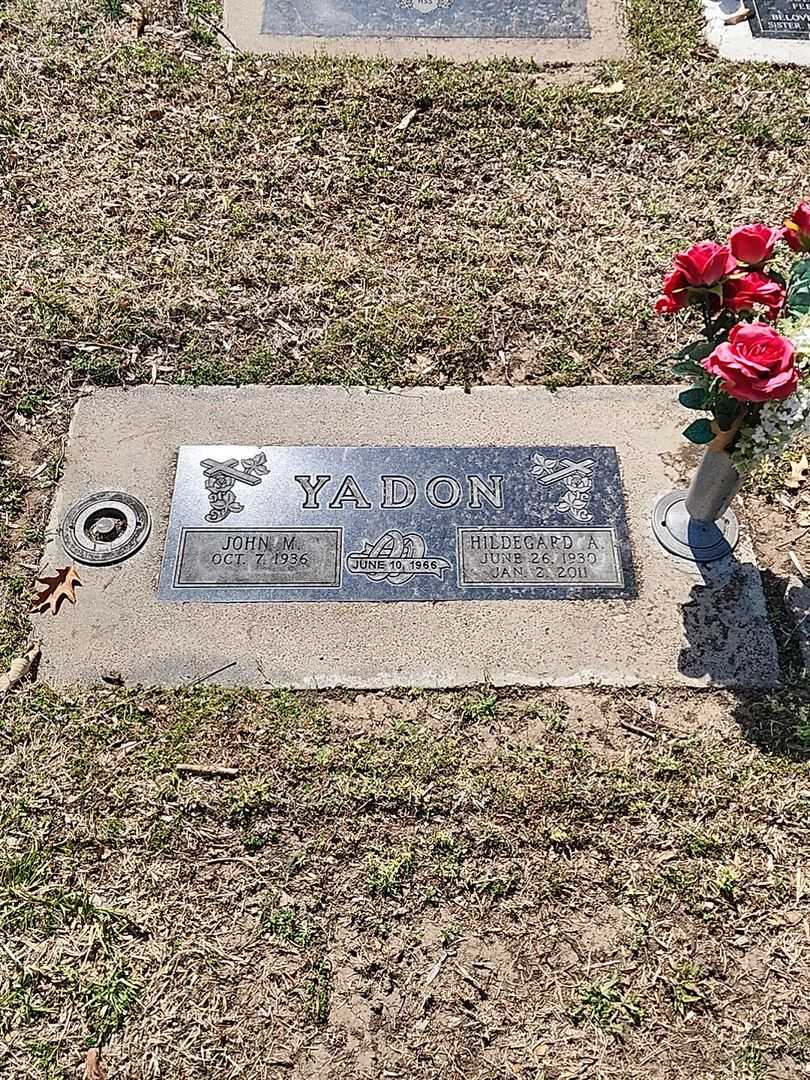 Hildegard A. Yadon's grave. Photo 1