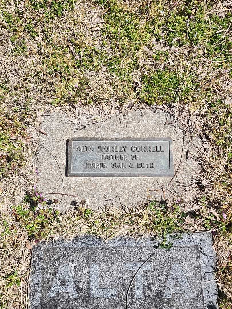 Missus/Madam Alta Worley Correll's grave. Photo 3