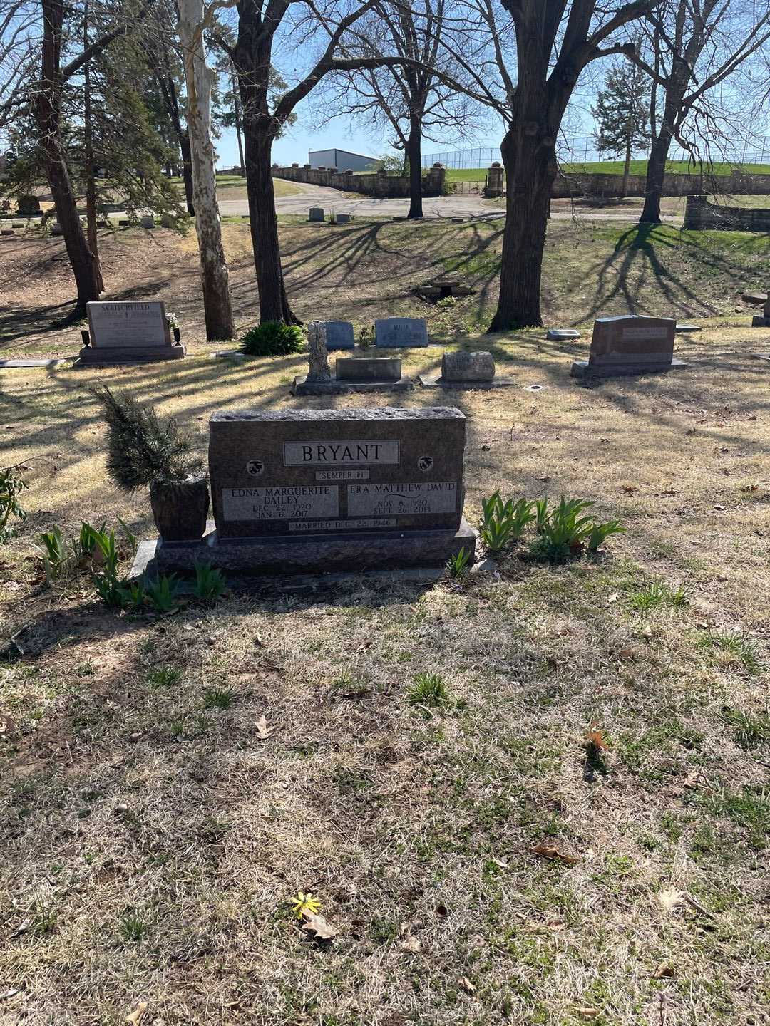 Edna Marguerite Dailey Bryant's grave. Photo 2