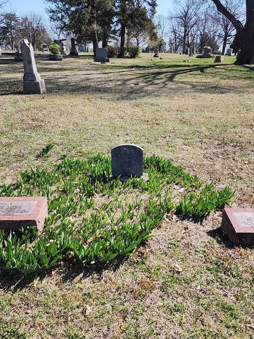 Clarence Coffman's grave. Photo 2