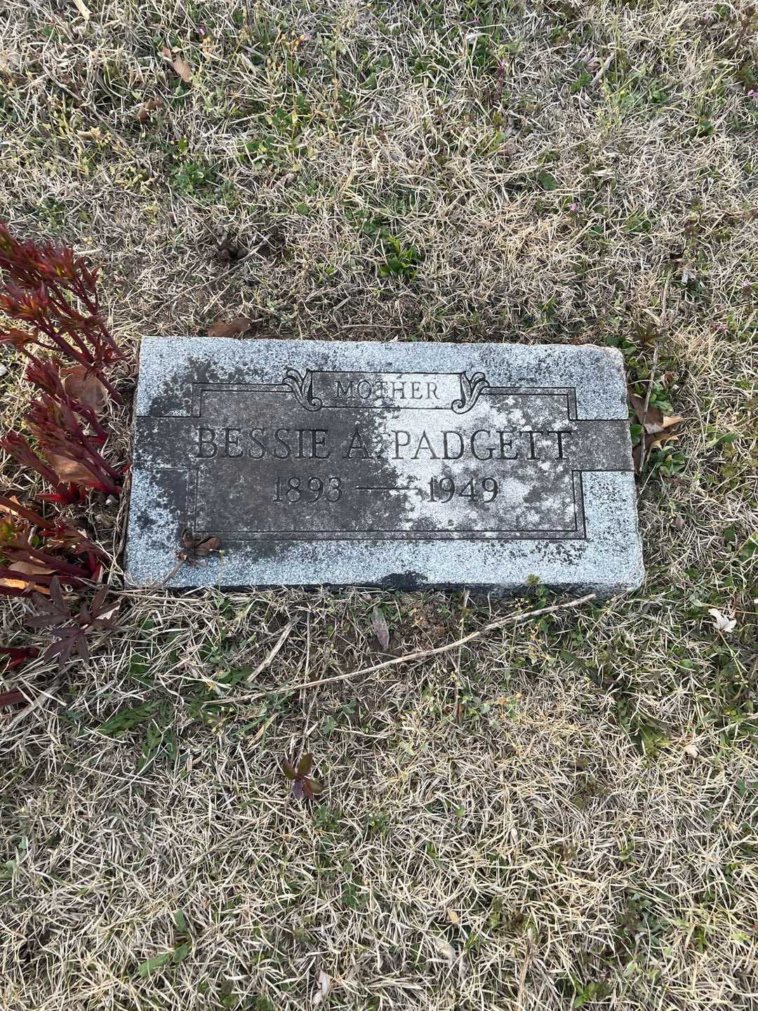 Missus/Madam Bessie A. Padgett's grave. Photo 1