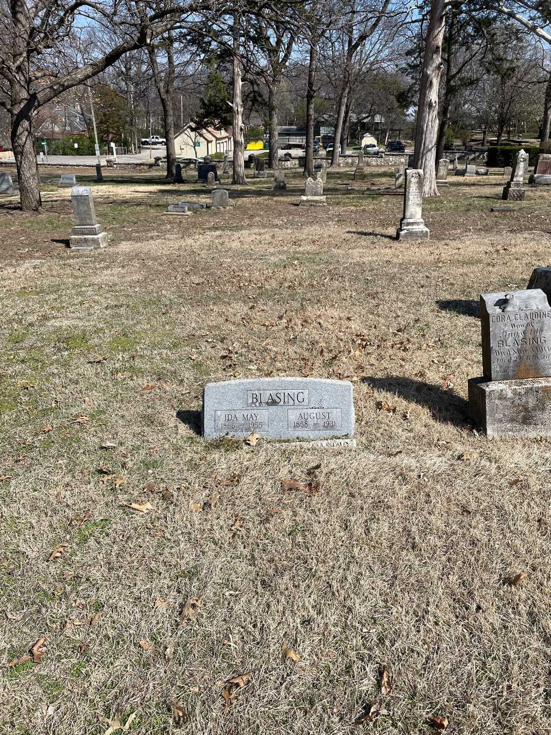 Ida May Blasing's grave. Photo 2