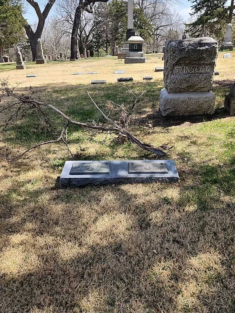 Walter B. Stingley's grave. Photo 2