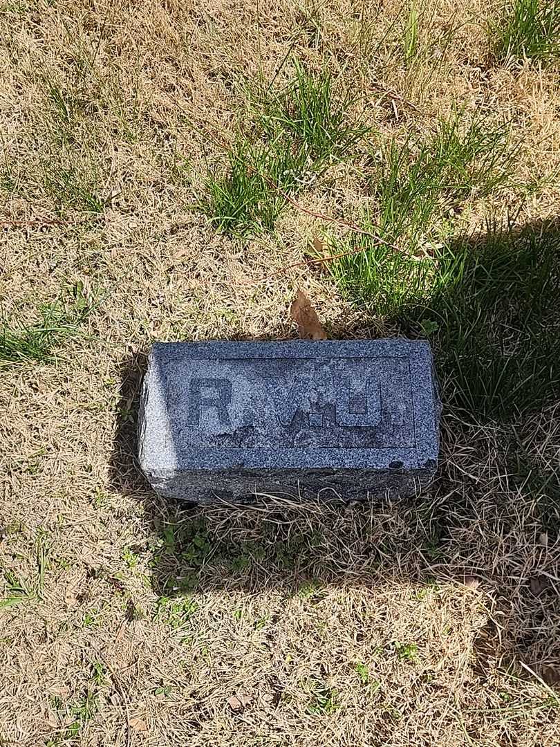 Roy Verne Uhl's grave. Photo 3