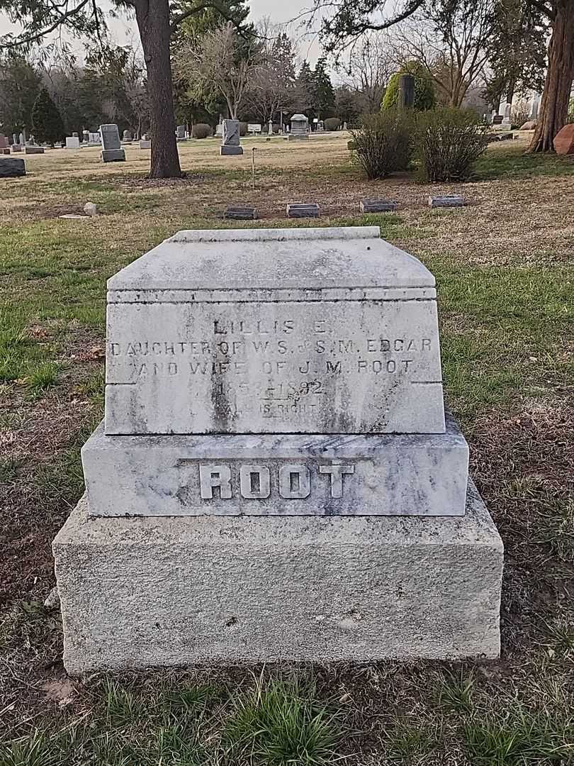 Victor V. Paddock's grave. Photo 1