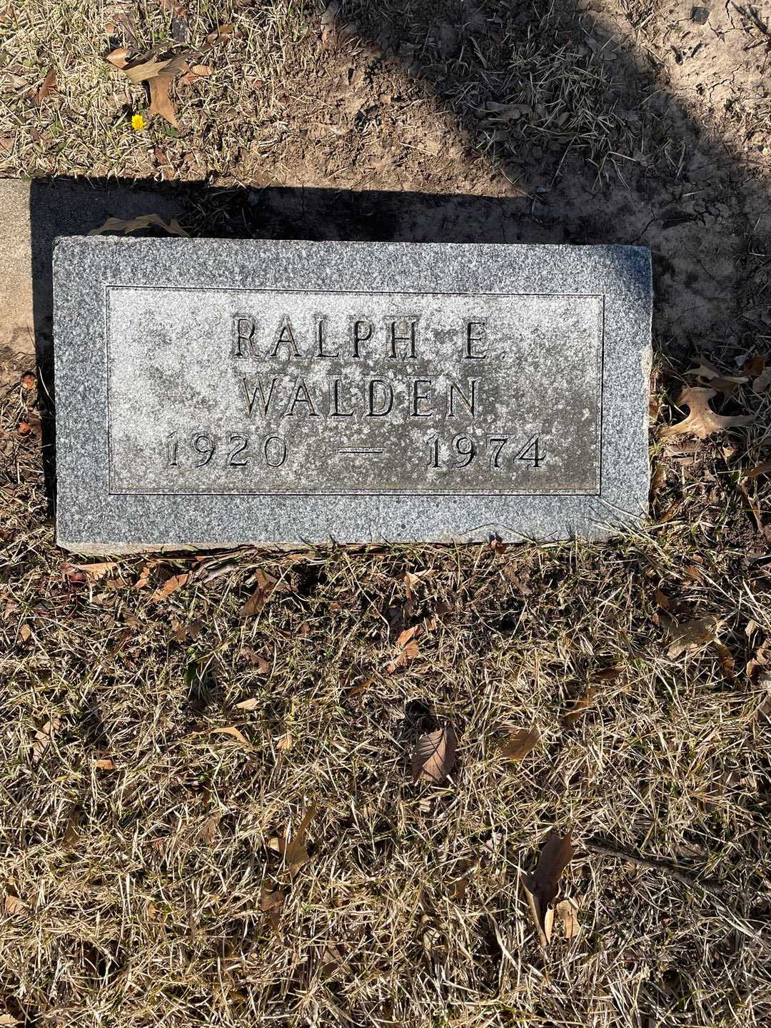 Ralph E. Walden's grave. Photo 3